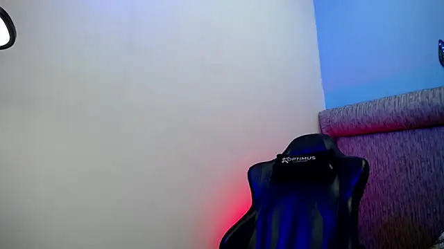 dilan hott  online show from February 21, 8:21 pm