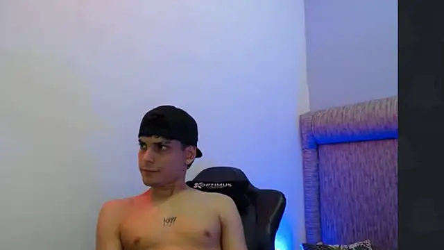 dilan hott  online show from February 11, 10:48 pm