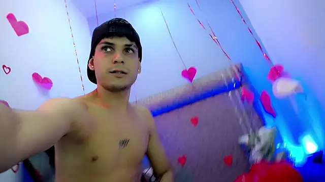 dilan hott  online show from February 14, 11:11 pm