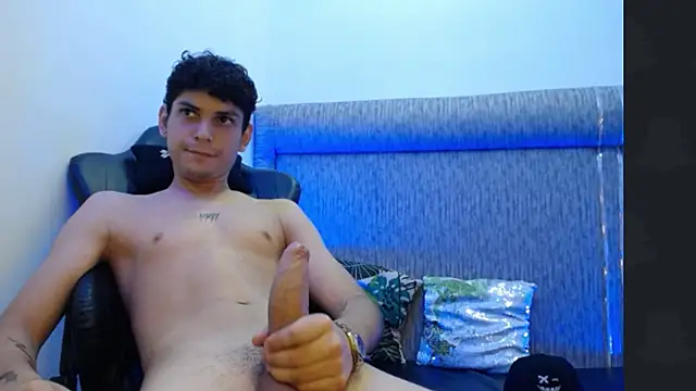 dilan hott  online show from February 2, 8:06 pm