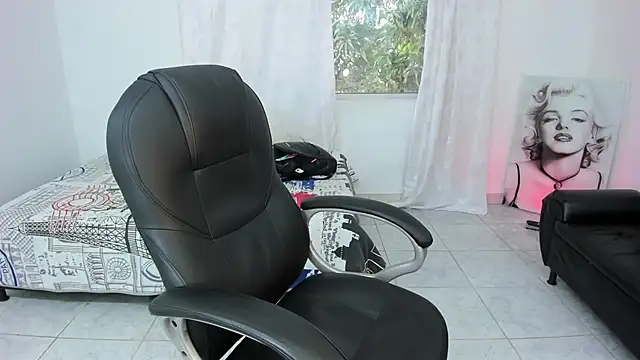 Snapshot of maxthomson_boy chatting on September 29, 7:43 pm maxthomson boy online show from September 29, 7:43 pm