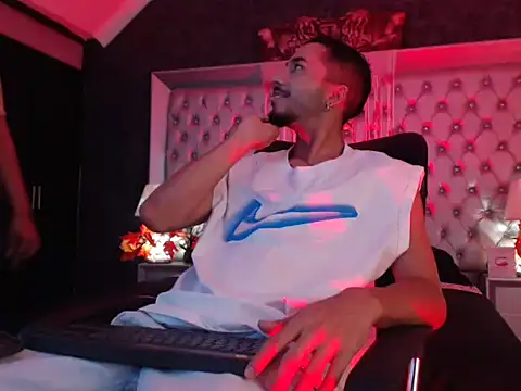 JhosuaCollins  online show from October 20, 1:59 pm