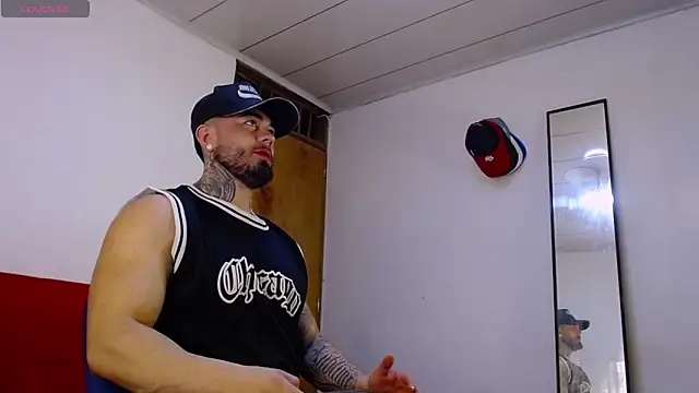 tommyblessd1 online show from June 11, 1:05 am