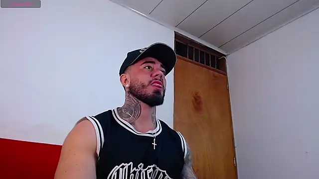 tommyblessd1 online show from April 23, 6:40 am