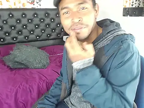 Snapshot of Adam_Morgan2 chatting on October 18, 5:23 am Adam Morgan2 online show from October 18, 5:23 am