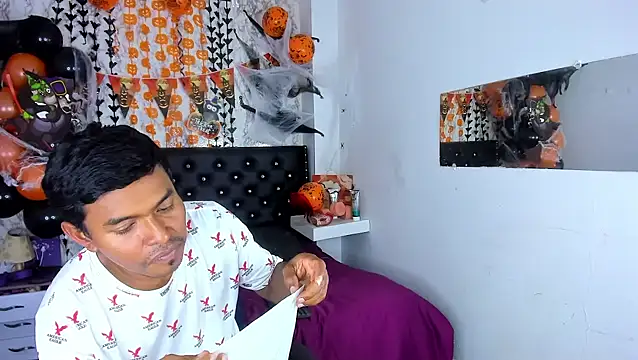 Snapshot of Adam_Morgan2 chatting on October 27, 7:05 pm Adam Morgan2 online show from October 27, 7:05 pm