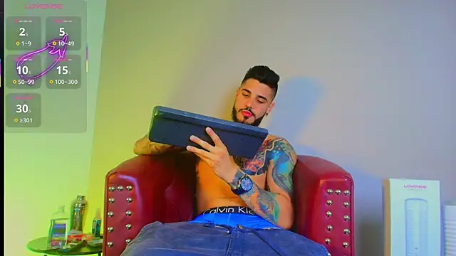 Snapshot of amodeus_bael_ chatting on October 13, 9:32 pm amodeus bael online show from October 13, 9:32 pm