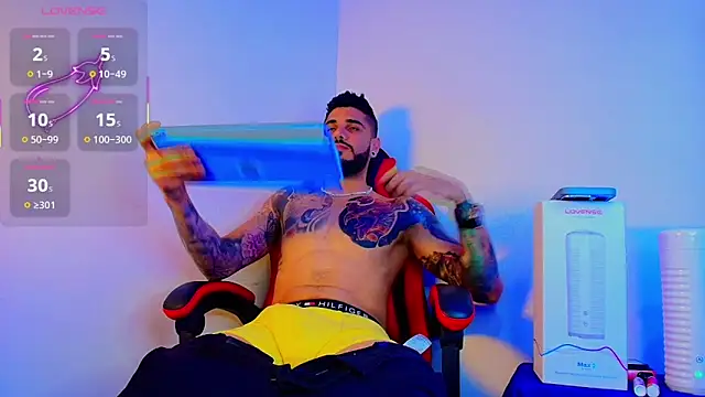 Snapshot of amodeus_bael_ chatting on October 17, 5:44 am amodeus bael online show from October 17, 5:44 am