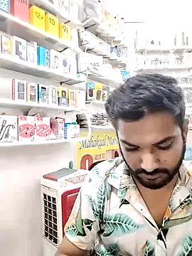 Snapshot of avi007p chatting on September 23, 3:44 pm avi007p online show from September 23, 3:44 pm