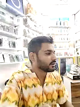 Snapshot of avi007p chatting on October 13, 2:01 pm avi007p online show from October 13, 2:01 pm