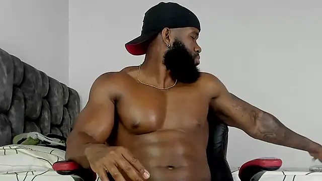 Snapshot of james_musclebbc chatting on September 14, 7:27 pm james musclebbc online show from September 14, 7:27 pm