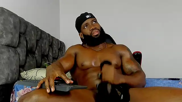 Snapshot of james_musclebbc chatting on September 21, 4:29 pm james musclebbc online show from September 21, 4:29 pm