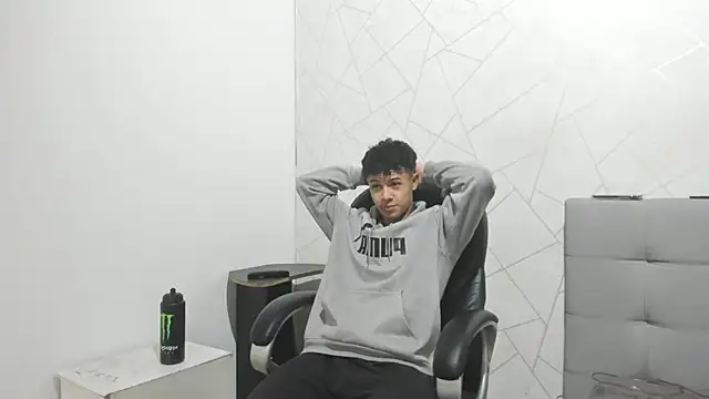 Alex Colton7 online show from November 14, 3:42 am