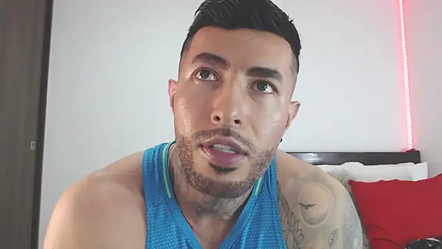 andrea de lucaa online show from March 6, 3:36 am