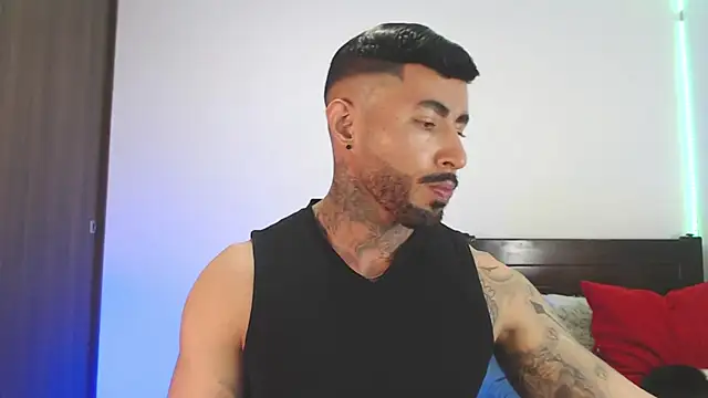 andrea de lucaa online show from April 25, 3:09 am