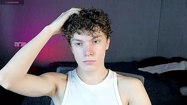 DYLAN  WILSON online show from September 17, 10:27 am