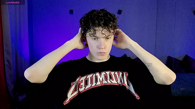 DYLAN  WILSON online show from September 14, 3:47 pm