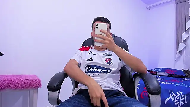 Jeremyy Boy online show from October 21, 4:48 am