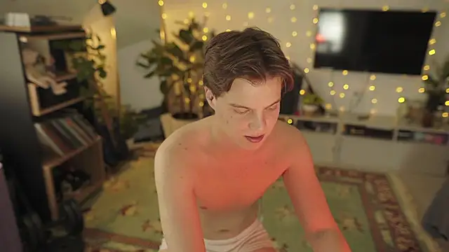 RusBradPitt online show from April 29, 2:00 pm