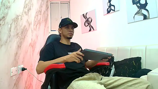 DustinandJordan online show from January 17, 12:02 am