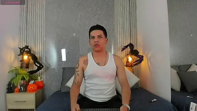 Dominic Taylor  online show from October 28, 2:58 am