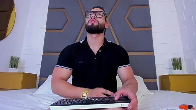 Snapshot of massimofiore_ chatting on September 30, 3:34 am massimofiore online show from September 30, 3:34 am