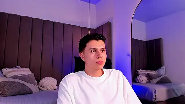 Davidpleaser online show from April 29, 9:32 pm