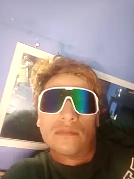 QJHoElyking online show from February 28, 8:24 am