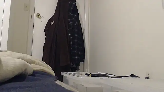 idiotpig66 online show from February 11, 1:38 pm