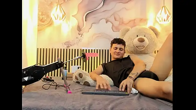 LiamCardona online show from September 14, 3:52 am