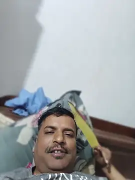 vardh033 online show from April 3, 3:03 am