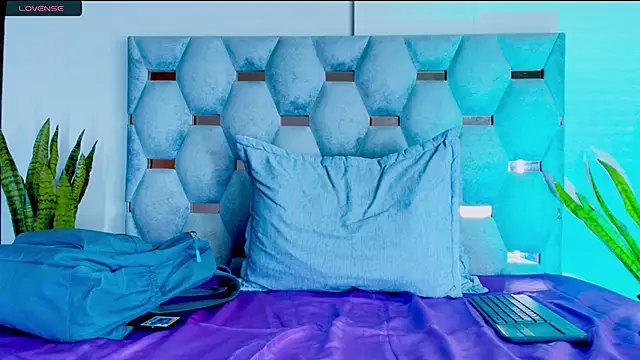 tiago xxx  online show from October 31, 8:34 pm