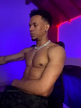 Snapshot of RickKrong_ chatting on October 26, 4:14 am RickKrong online show from October 26, 4:14 am