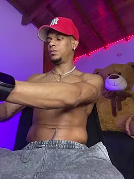 Snapshot of RickKrong_ chatting on October 22, 12:24 am RickKrong online show from October 22, 12:24 am