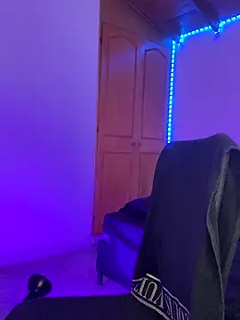 Snapshot of RickKrong_ chatting on October 19, 10:13 pm RickKrong online show from October 19, 10:13 pm