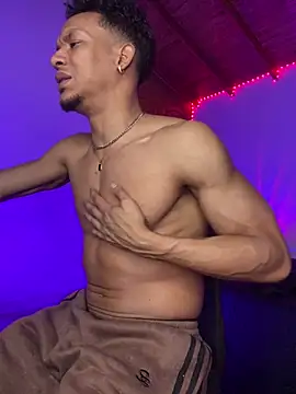 Snapshot of RickKrong_ chatting on October 31, 12:56 am RickKrong online show from October 31, 12:56 am