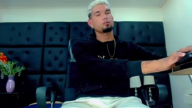 StivBigCock online show from October 24, 2:02 am