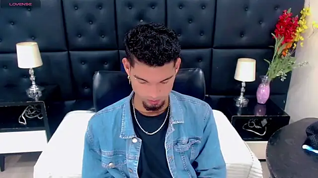 StivBigCock online show from September 13, 3:29 am