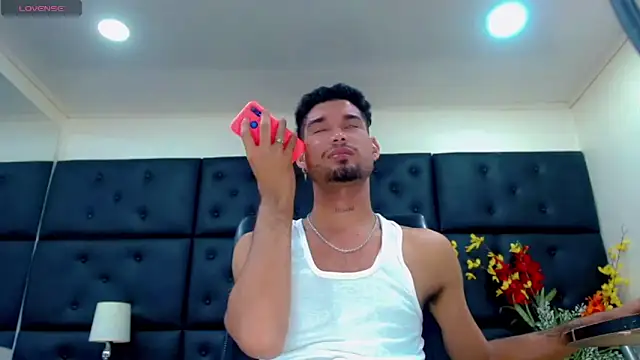 Snapshot of StivBigCock chatting on September 24, 3:06 am StivBigCock online show from September 24, 3:06 am