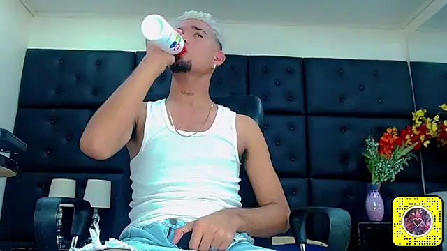 StivBigCock online show from October 19, 2:38 am