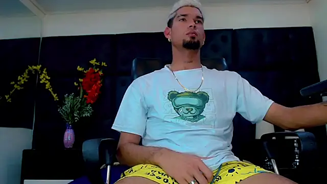 StivBigCock online show from October 30, 3:52 am