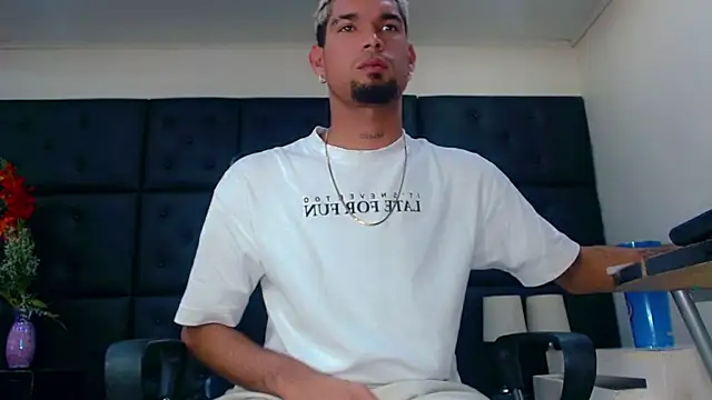 StivBigCock online show from November 2, 2:27 am