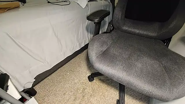 Snapshot of catt18 chatting on October 30, 4:19 pm catt18 online show from October 30, 4:19 pm