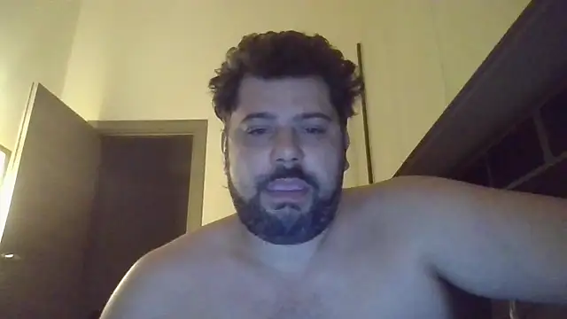 giuseppelovisi85 online show from October 22, 8:23 pm