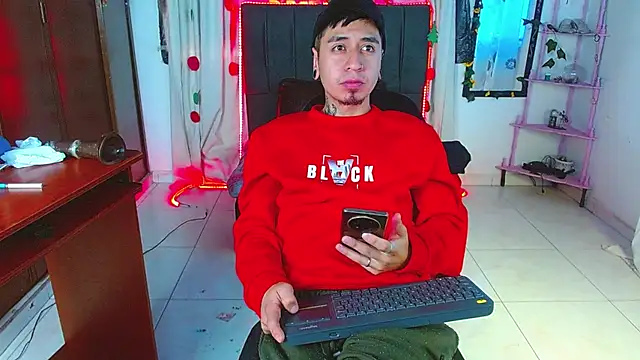 abnerdam01 online show from November 18, 4:55 pm