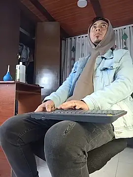 abnerdam01 online show from November 12, 1:06 pm