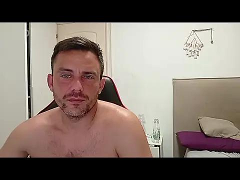 latinblueboy online show from September 15, 9:05 pm