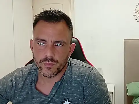 latinblueboy online show from September 21, 7:03 pm
