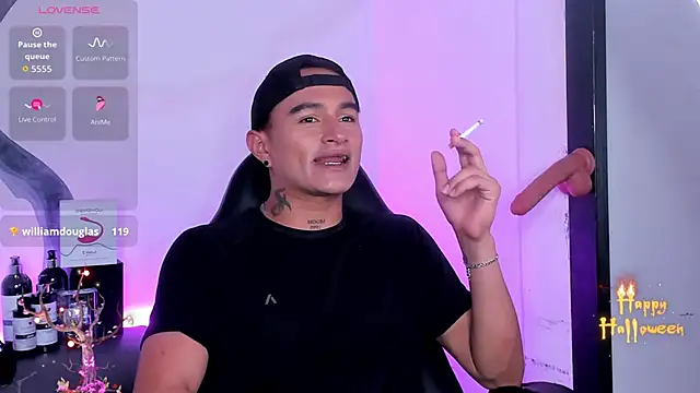 Snapshot of LiamDeep chatting on October 19, 9:29 pm LiamDeep online show from October 19, 9:29 pm