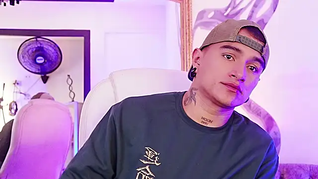 LiamDeep online show from June 29, 6:30 pm